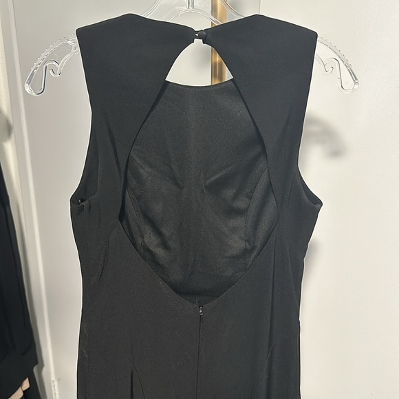 Carmen Marc Valvo Gown size 6. Black/Gold with open back. - Picture 7 of 11